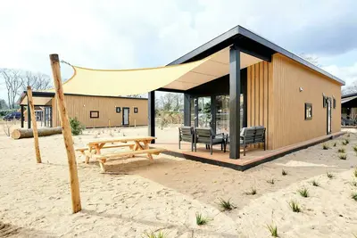 Image de Experience the genuine Veluwe feeling in this relaxed Sand Lodge