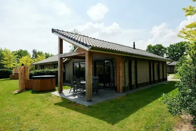 Image de Luxury semi-detached vacation villa for 6 people with Private Jacuzzi
