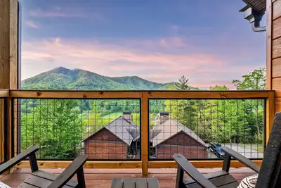 Image de Luxury Cabin | Mountain Views | Hot Tub |Game Room