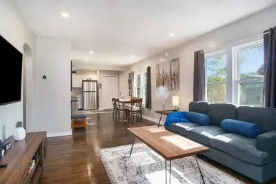 Image de Notre Dame Get Away | 3-Bedrooms, Foosball, WiFi, Games
