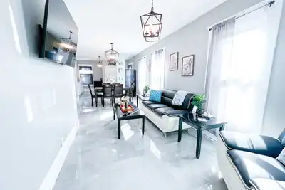 Image de Clean & Comfy 4br-Free Parking-Wi-Fi