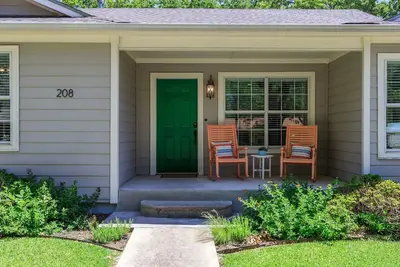 Image de The Emerald Door | Hot Tub | Fire Pit