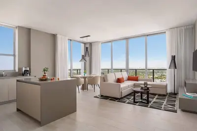 Image de Convenient Stay, Superb Location! Pool, Kitchen