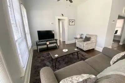 Image de Remodeld Historical House Built in 1922! Close to Downtown!