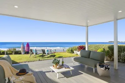 Image de Absolute beachfront on surf beach