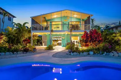 Image de Private pool home with dockage 3/2 near Sombrero