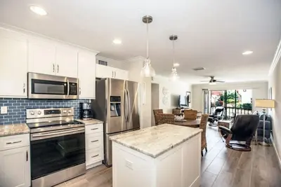 Image de Condo#115  2 Bed/1  bath Condo Steps to Siesta Key Beach!