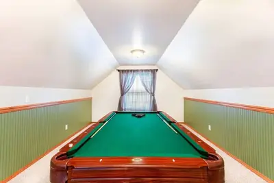 Image de 3 Bedroom Home by the Spokane River- Pool Table and Fire Pit