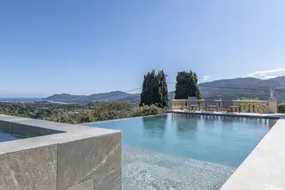 Image de Villa Luxe 12/15 P Vue Mer Panoramique Piscine Climatisation Voiture Wifi