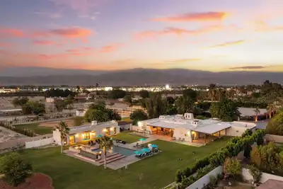 Image de 20 People! Mansion w\/ Pool + Indoor Tennis Court | Starlight Estate by AvantStay