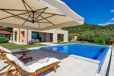 Image de Belle maison de vacances privée avec Wifi, piscine privée, climatisation, Tv, terrasse, parking