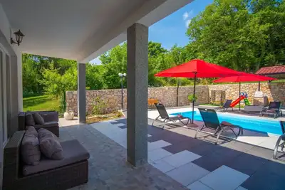 Image de Maison de vacances avec Wifi, piscine privée, climatisation, Tv, terrasse, animaux admis, parking