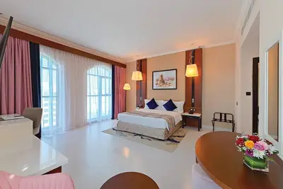 Image de New Executive one Bedroom Suite Near Mashreq Metro By Luxury Bookings