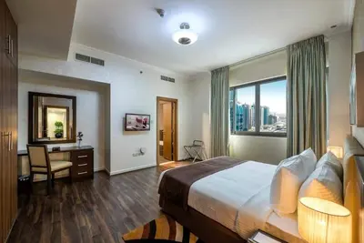 Image de 2 Bedroom Apartment Near Dubai Marina Mall
