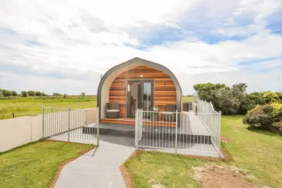 Image de Caban Cariad, character holiday cottage, with hot tub in Bodedern