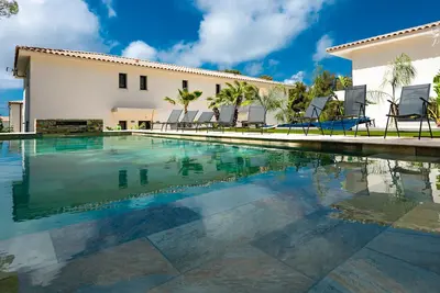 Magnifique Villa Neuve Haut De Gamme Piscine Collective CHAUFFÉE 8 Personnes.