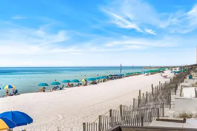 Image de (608) Summer 2022 Beautifully Remodeled Gulf View Unit w/ W/D! Free Bch Svc