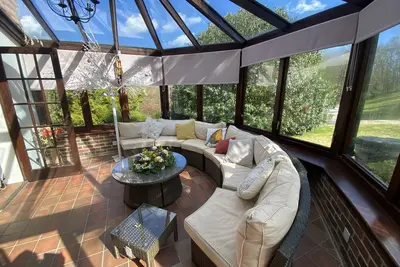 Image de Hidden gem with hot tub and tennis court in idyllic East Sussex countryside.