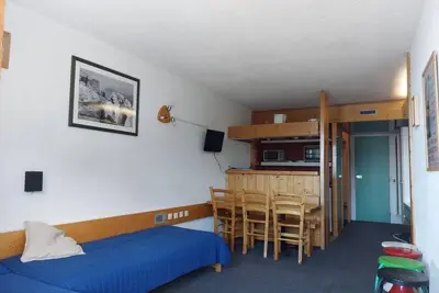 Image de 6ème étage, vue station, balcon, télévision, 40m², Les Arcs