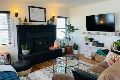 Image de A Place for Friends, Families, and Lovers
