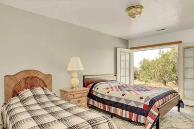 Image de Ranchette Ponderosa - The Freemont #2 at Wind Walker Homestead, Sleeps 7