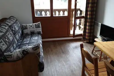 Image de Wifi, 10m du centre station, 3ème étage, vue pistes de ski, balcon, télévision, casier à ski, 20m²