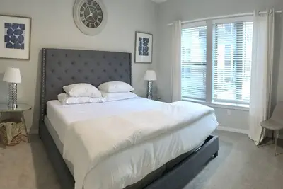 Image de Radiant Modern 2 Bd 2 Bath 1st Level Apt - UofH