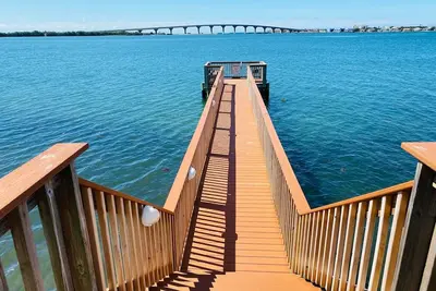 Image de Bahia Del Mar Isla Del Sol Tierra Verde Waterfront Pool Dock WiFi 707