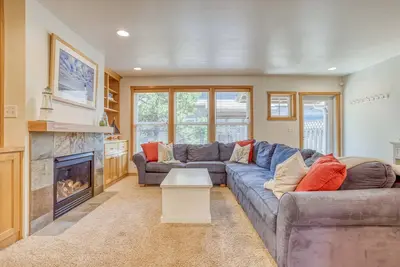 Image de Nestled in Pacific City Dunes, Close to Beach, Deck and Bbq, Bikes for Guest Use