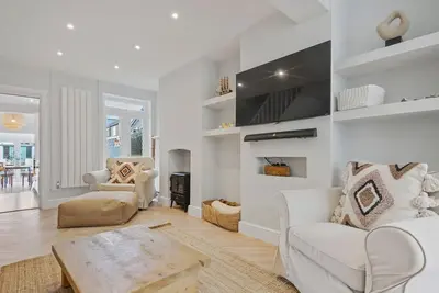 Image de Pass the Keys | 3 bed Scandi Heaven minutes from the beach