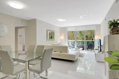 Image de The Tides 2beds-2baths apartment We Are On The Beach!