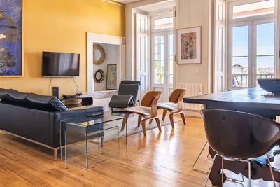 Image de Castelo Design Apt W/ Balcony & View by LovelyStay