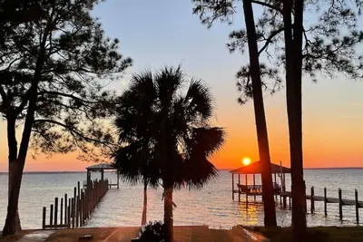 Image de Waterfront Sunsets on Perdido Bay, Hot Tub, 4 Bedrm, 3 bath, Parking Onsite