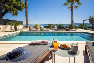 Image de Beachfront Villa Tota with Pool