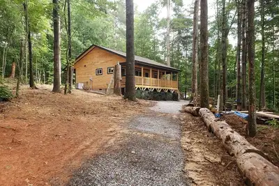 Image de Newly built private cozy cabin 15 min to Hendersonville, Lake Lure, Chimney Rock