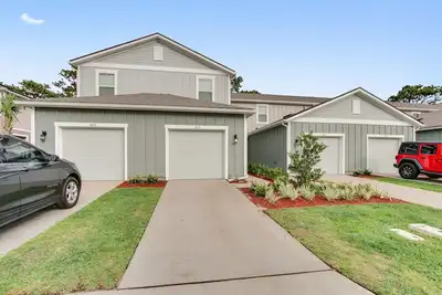 Image de 3 Bedroom Townhome Centrally Located!