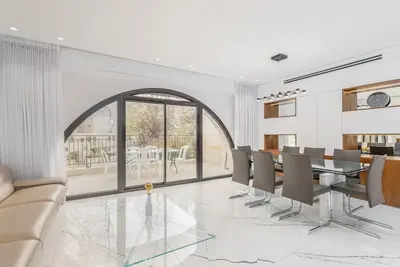 Image de Neot Deshe -Appartement-Appartement-Salle de bain-Vue sur Jardin