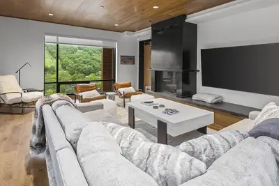 Image de New luxury ski in ski out 4 bedroom at One At Spruce Peak