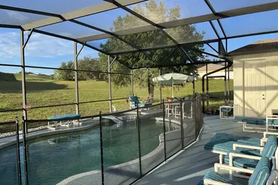 Image de Private King Suite ( Shared House) near Disney Parks