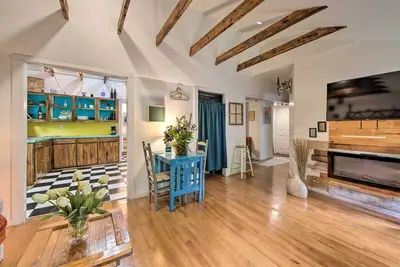 Image de 'The Schoolhouse' Cozy, Unique Liberty Escape