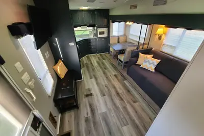 Image de Cozy Camper down Wind Song: In the Black Hills