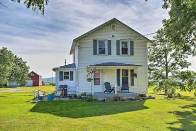 Image de Finger Lakes Farm Retreat: Walk to Wineries!