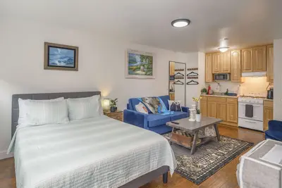 Image de Otter’s Den - Walkable to Marina Beach & Close to Monterey and Aquarium!