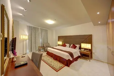 Image de Studio Apartment Near by Day To Day Al Karama