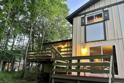 Image de The Lakeside Eagle'S Nest Near The Trail