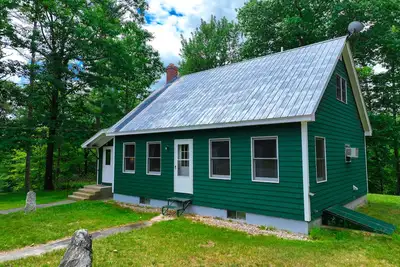 Image de Secluded riverfront property with fast WiFi, kayak & wood stove - dog-friendly