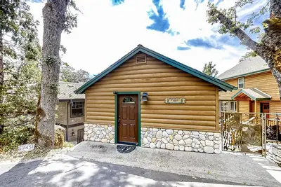 Image de Lakefront home with gorgeous view, private dock & beach, & W/D - near Yosemite