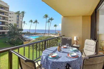 Image de Renovated 2nd-floor condo with ocean/garden views, lanai, on-site hot tub & pool