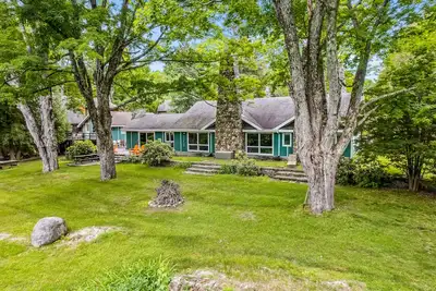Image de Beautiful lakeside home with pool table, ping pong, fast WiFi, & washer/dryer