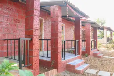 Image de Eco friendly lake facing cottages surrounded by Nature
